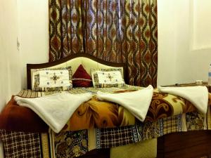 Hotel Fabulous Kashmir,Srinagar>>Jammu And Kashmir,2 star