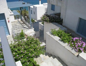 skyros