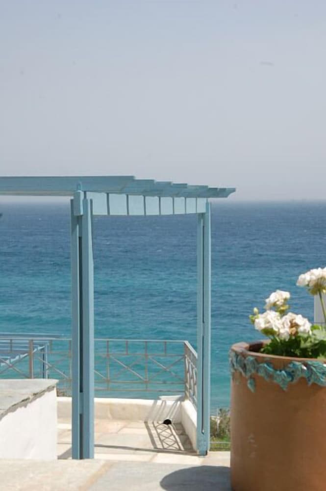 skyros