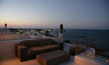 skyros