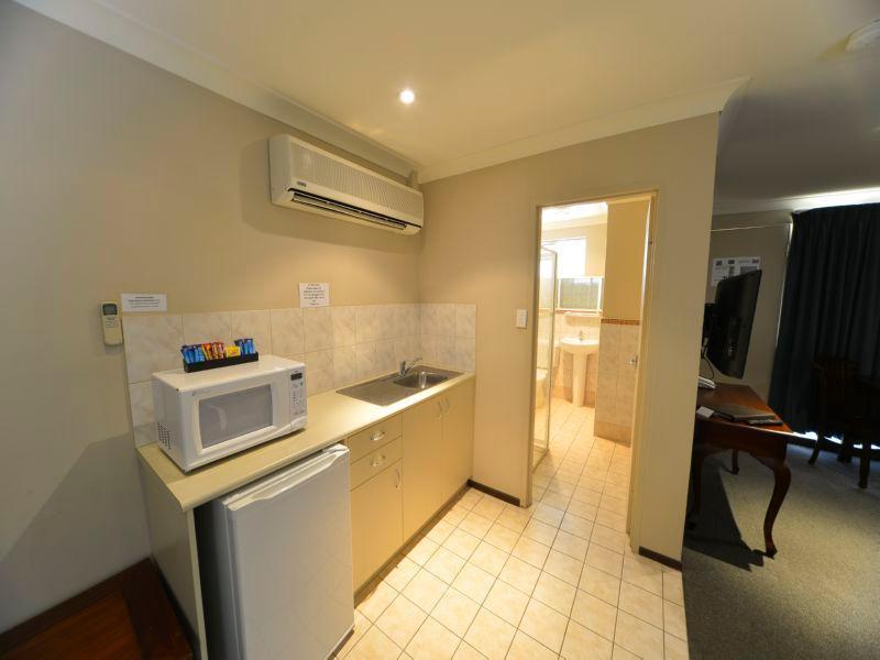 Wattle Grove Motel,Cannington>>Bassendean,4 star