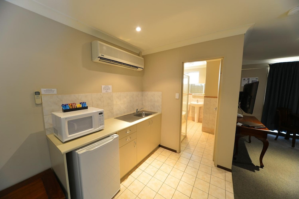 wattle grove motel