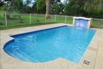 wattle grove motel
