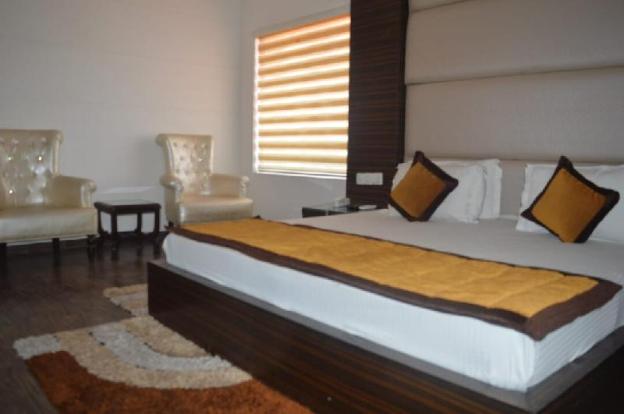 hotel riya palace by standards