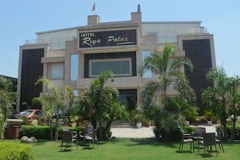 hotel riya palace by standards