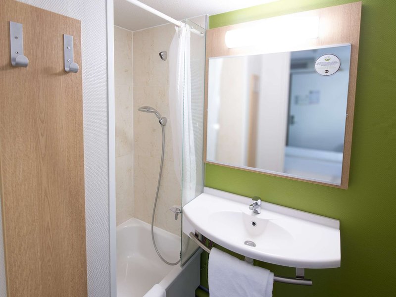 bandb hotel clermont ferrand le brezet aeroport