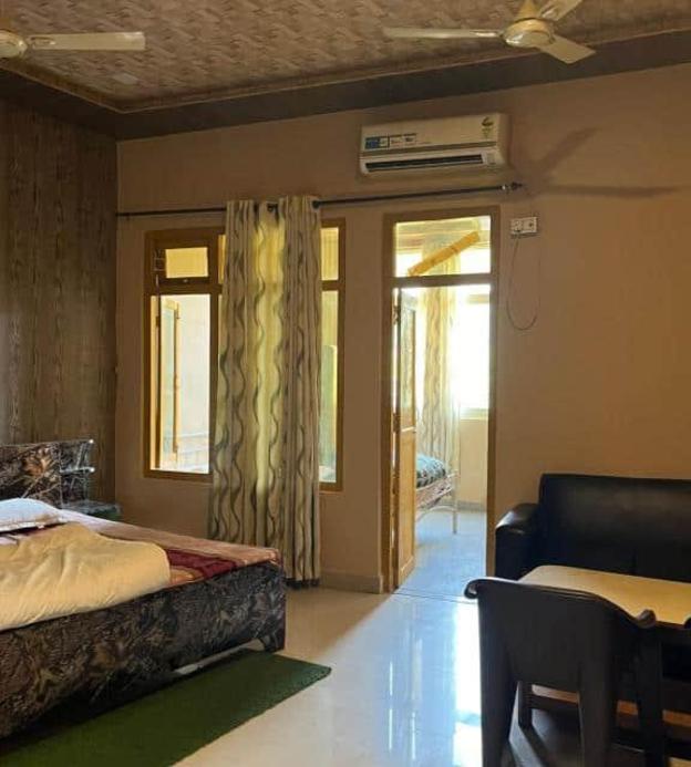 hotel narendra palace