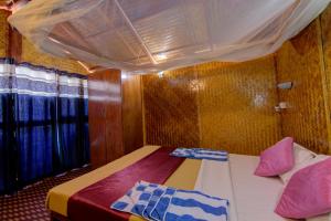 Mollys Nest,Mandrem>>Goa,3 star