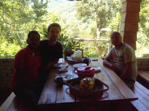 Tathaghat Farm Guest House,Darjeeling>>Bagdogra,3 star