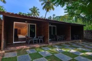 marron sea view resort