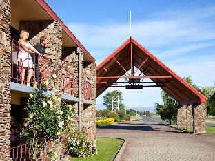 distinction mackenzie country hotel