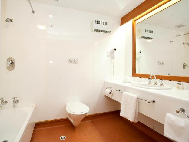 distinction mackenzie country hotel