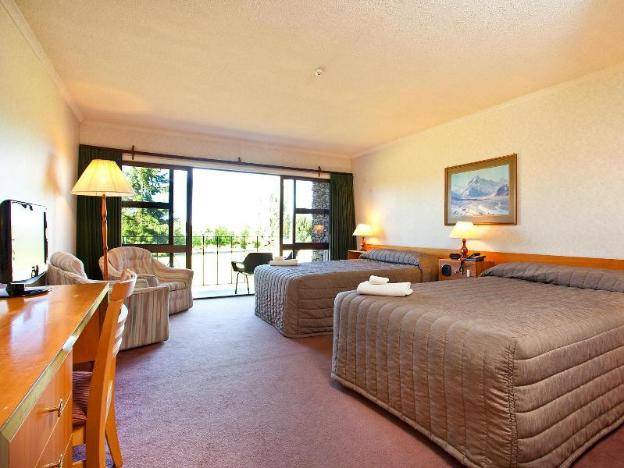 distinction mackenzie country hotel