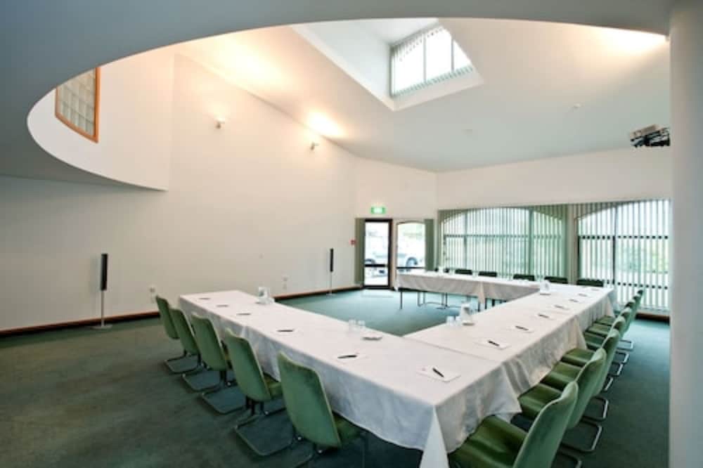 distinction mackenzie country hotel