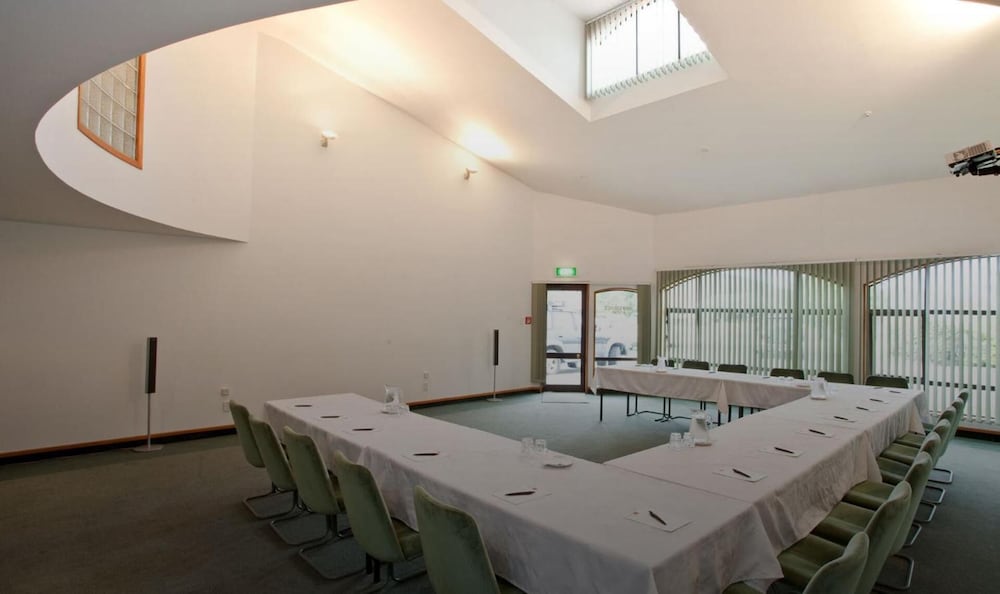 distinction mackenzie country hotel