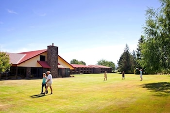 distinction mackenzie country hotel