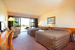 distinction mackenzie country hotel