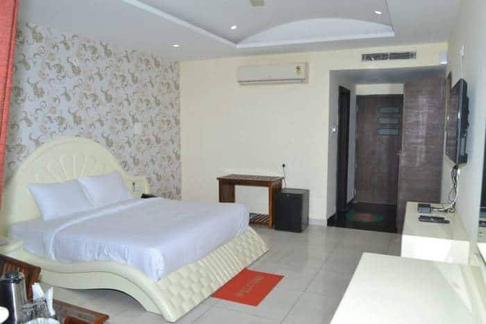hotel chopra residency