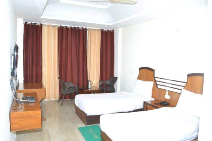 hotel chopra residency
