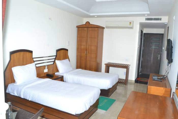 hotel chopra residency