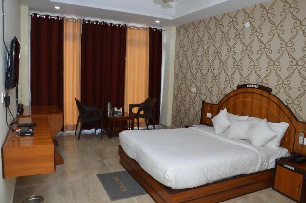 hotel chopra residency