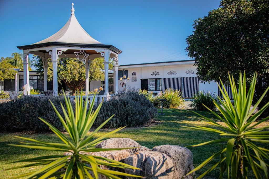 gazebo motor inn