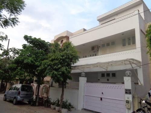Sri Radha Krishna Kunj Homestay,Belanganj>>Agra,3 star