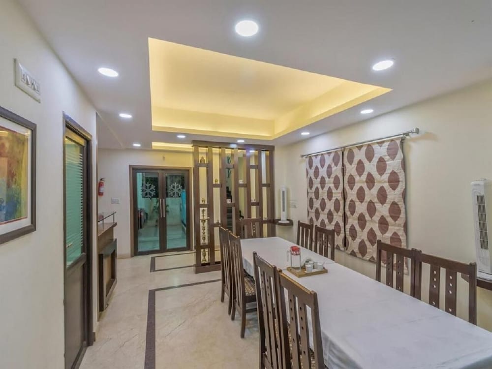 felicity inn domlur