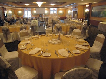 meadowlands plaza hotel