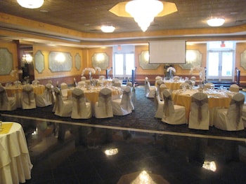 meadowlands plaza hotel