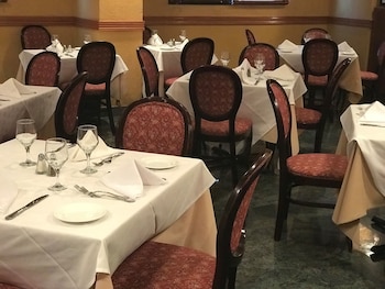 meadowlands plaza hotel