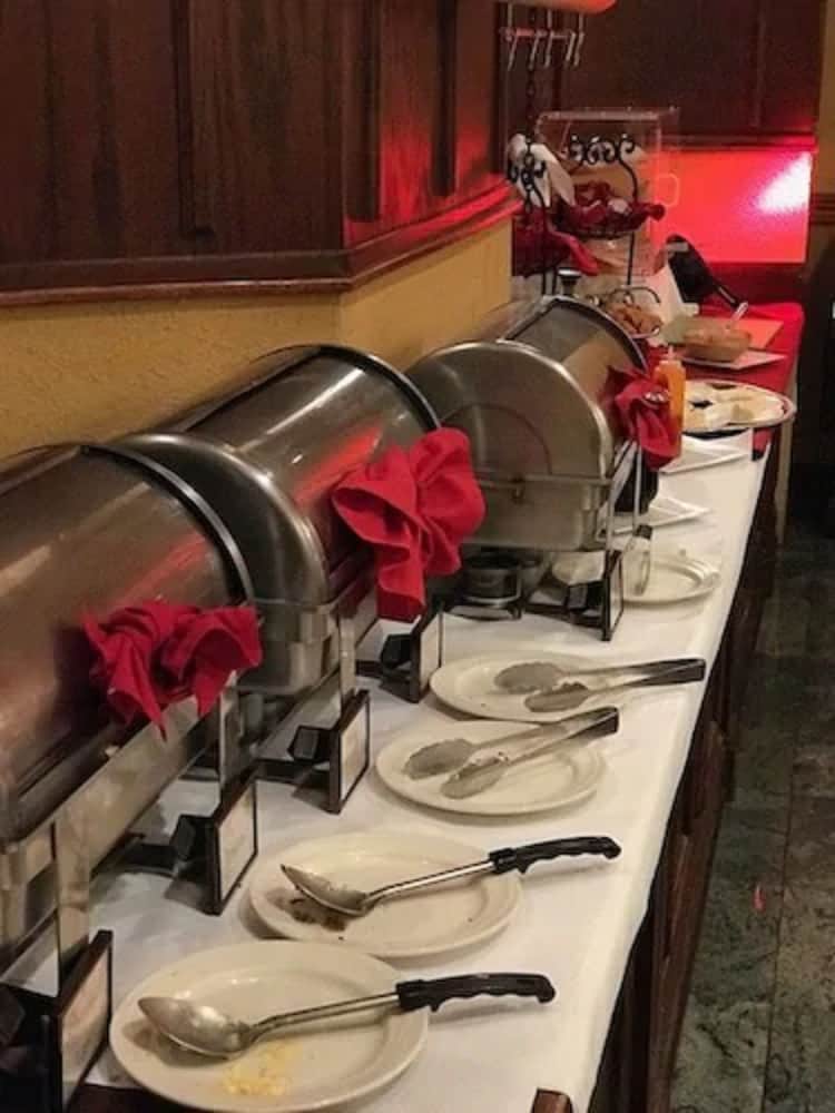 meadowlands plaza hotel