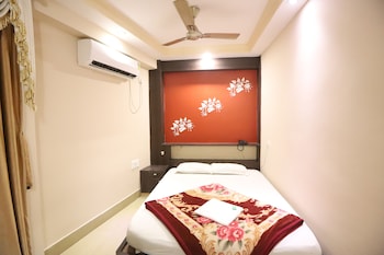 larica holiday inn puri