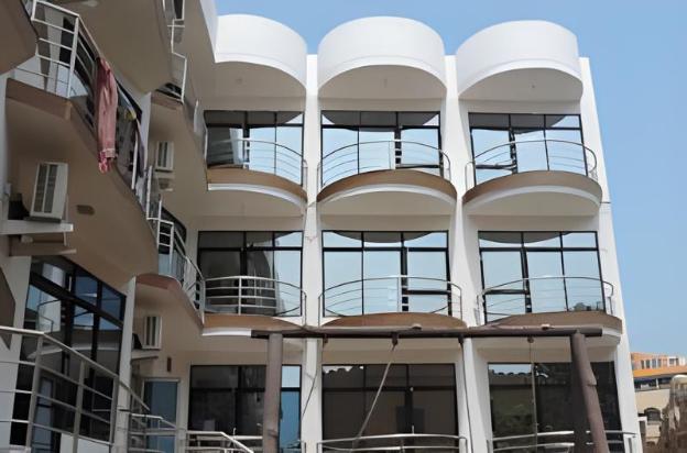 larica holiday inn puri