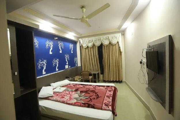 larica holiday inn puri