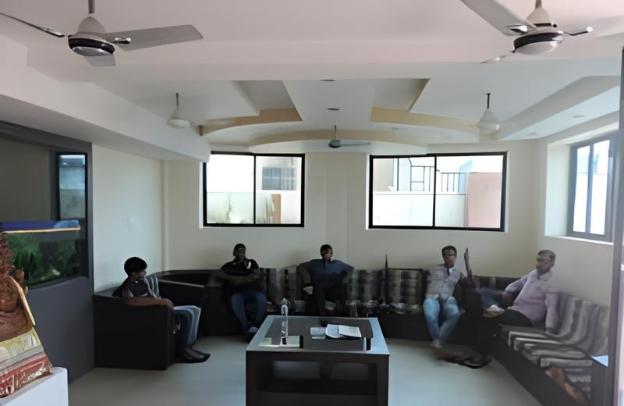 larica holiday inn puri