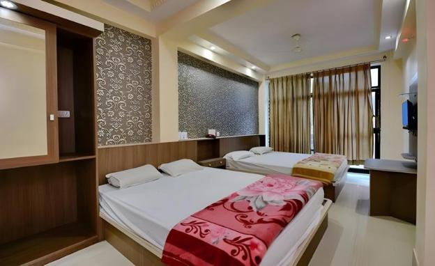 larica holiday inn puri