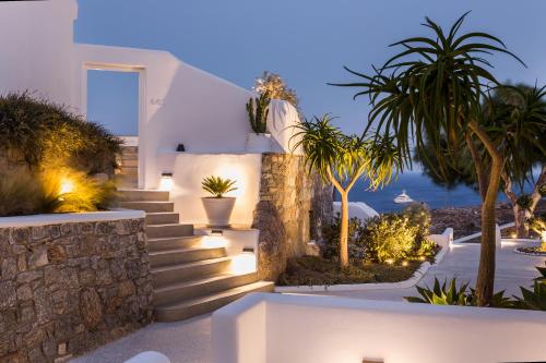 amyth of mykonos super paradise