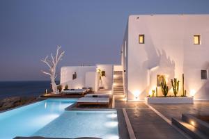 amyth of mykonos super paradise