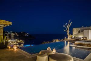 amyth of mykonos super paradise