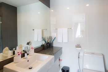 6th avenue surin beach