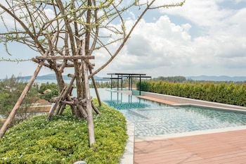 6th avenue surin beach