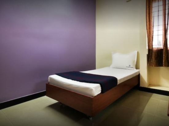 Hotel Grand International,,3 star