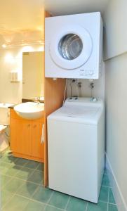 metro apartments on darling harbour sydney