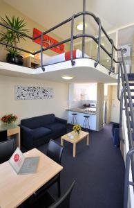 metro apartments on darling harbour sydney