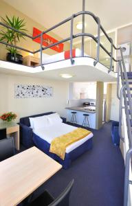 metro apartments on darling harbour sydney