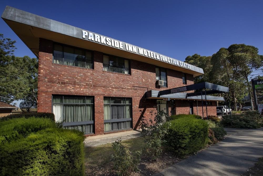 Parkside Inn Motel,East Melbourne>>Bundoora,4 star