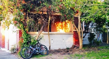 st kilda east backpackers hostel