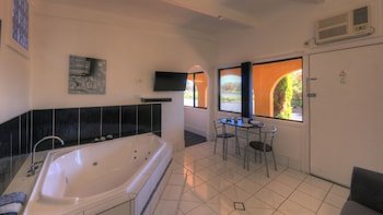 Twin Swans Motel,New South Wales>>Inverell,4 star