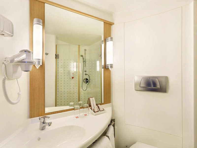 ibis yogyakarta adi sucipto